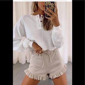 NWT MIA CROPPED HENLEY SWEATSHIRT WHITE